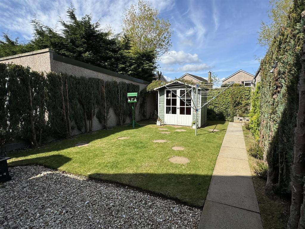 Rear garden 1.jpg