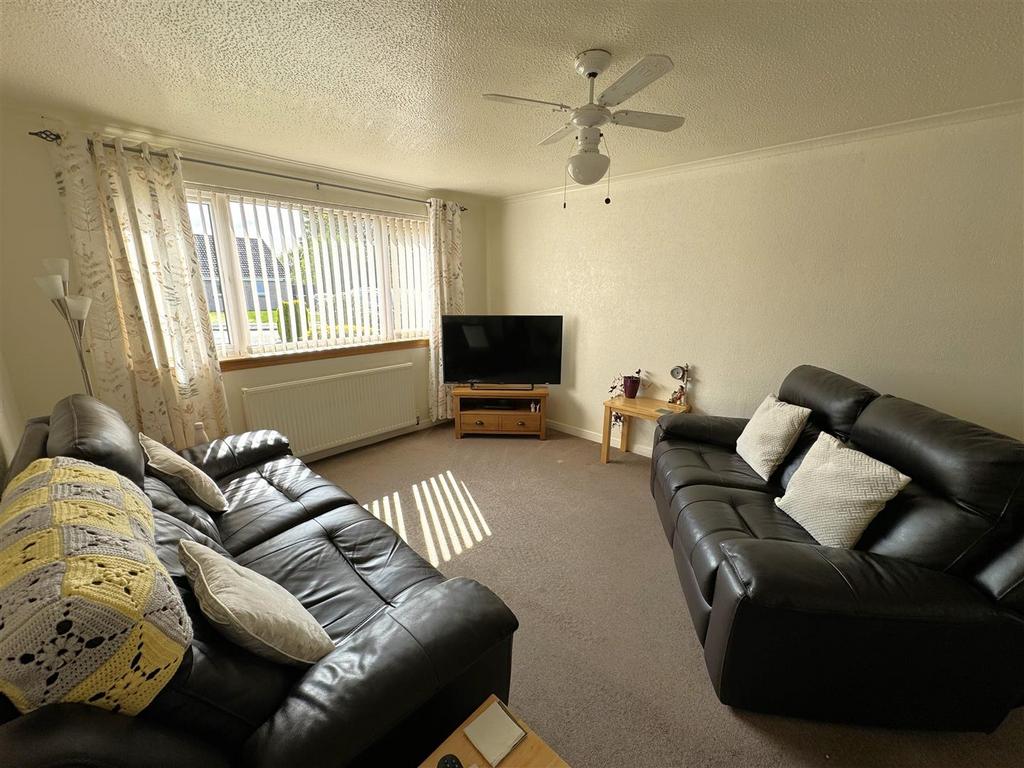 Lounge 2.jpg