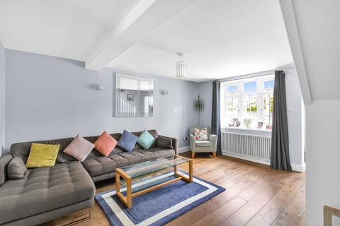 16 Fourth Cross Road, Twickenham, TW2 5EL