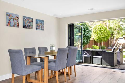 16 Fourth Cross Road, Twickenham, TW2 5EL