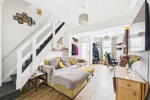 92 Alma Place, Gloucester, GL1 5PX