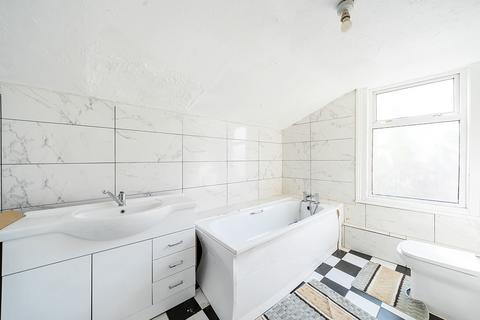 16 Scrooby Street, London, SE6 4JB