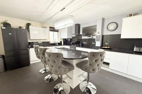4 bedroom penthouse for sale, Grove House, Main Street, Dickens Heath