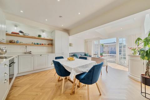 7 Cross Road, Kingston Upon Thames, KT2 6HG
