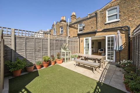 7 Cross Road, Kingston Upon Thames, KT2 6HG