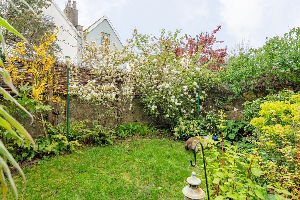 12 Garden Top