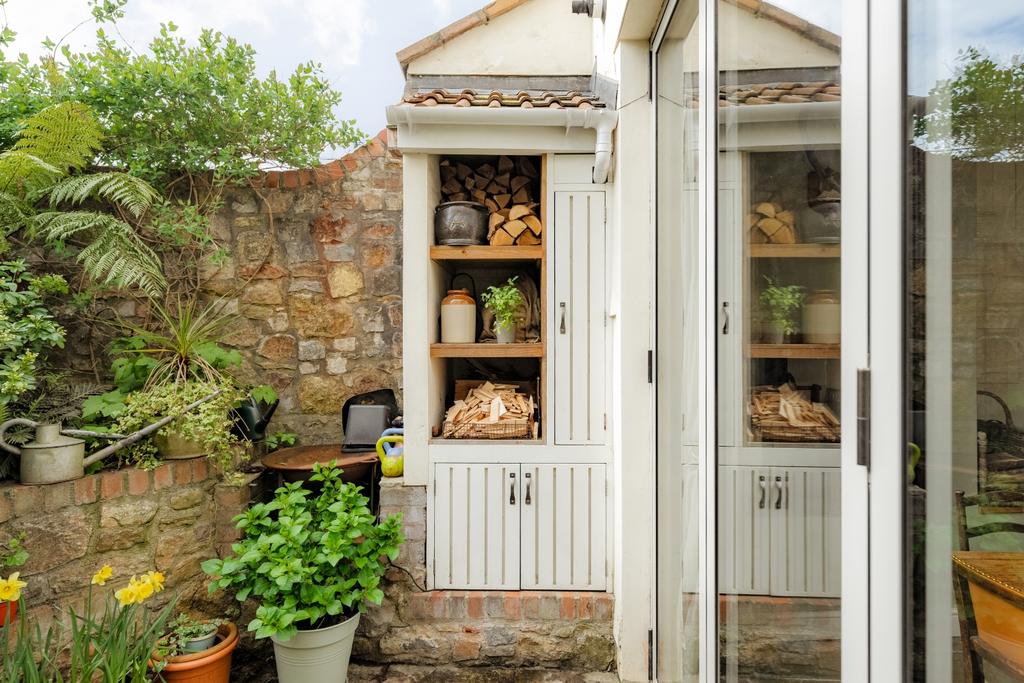 13 Garden Feature