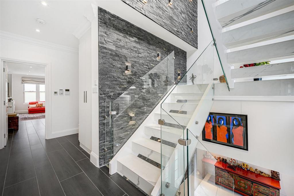Savills Prime Lets 18 Wellington Road (22).jpg