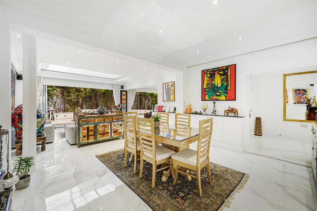 Savills Prime Lets 18 Wellington Road (6).jpg