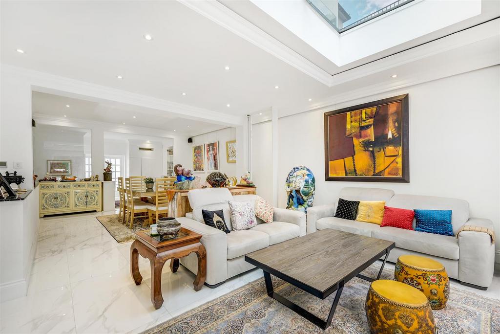 Savills Prime Lets 18 Wellington Road (7).jpg