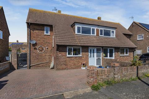 23 Bodiam Close, Seaford, BN25 3TS