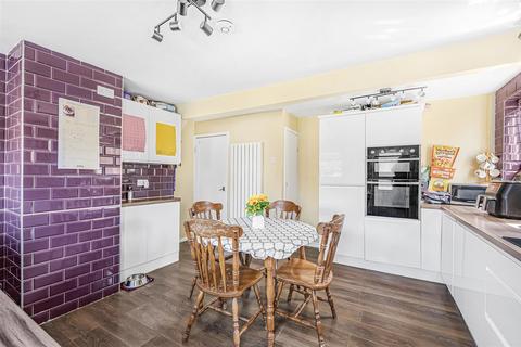 23 Bodiam Close, Seaford, BN25 3TS
