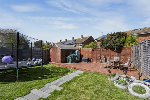 23 Bodiam Close, Seaford, BN25 3TS