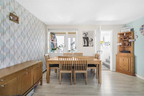 23 Bodiam Close, Seaford, BN25 3TS