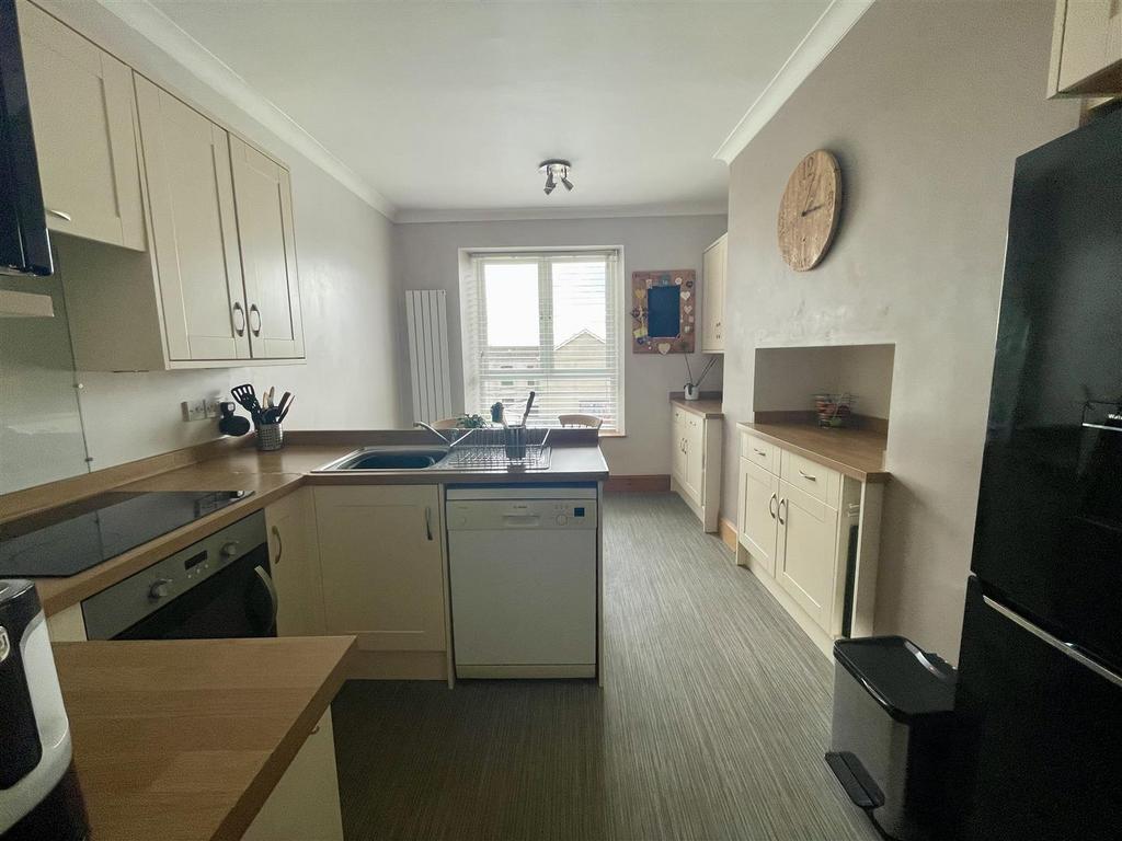 Kitchen: