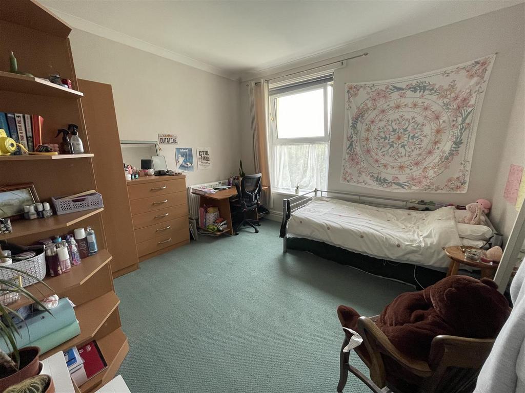 Bedroom 1: