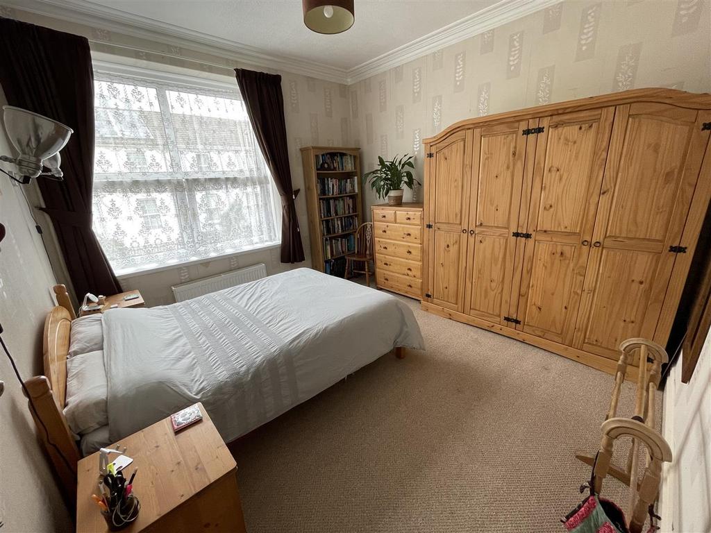 Bedroom 2: