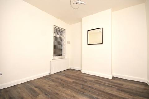 2 bedroom maisonette to rent, Fernthorpe Road, London SW16