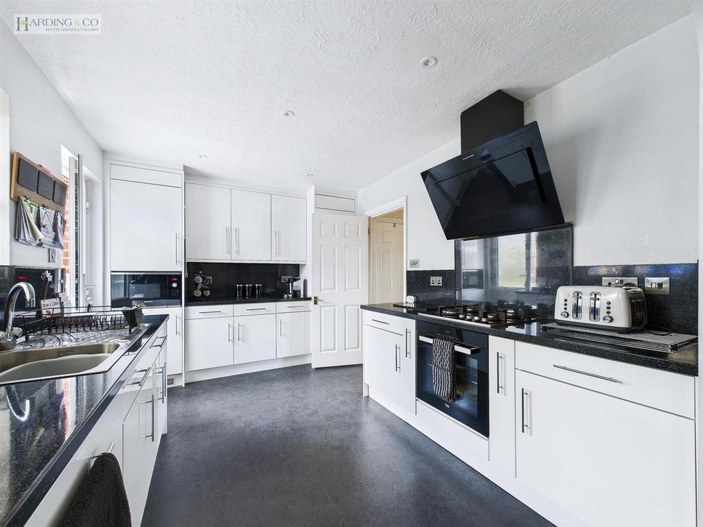 Kitchen .1