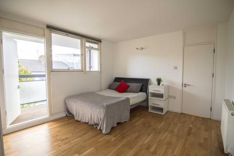 undefined, Watford Close, London, SW11