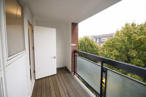 undefined, Watford Close, London, SW11
