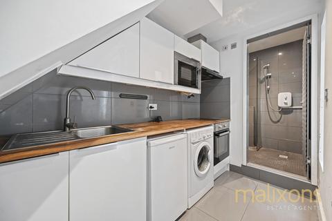 1 bedroom flat for sale, Gassiot Road, London SW17