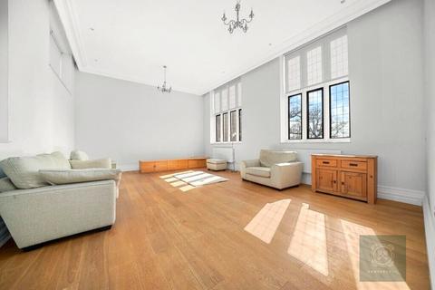 undefined, Courtyard House, London, NW7