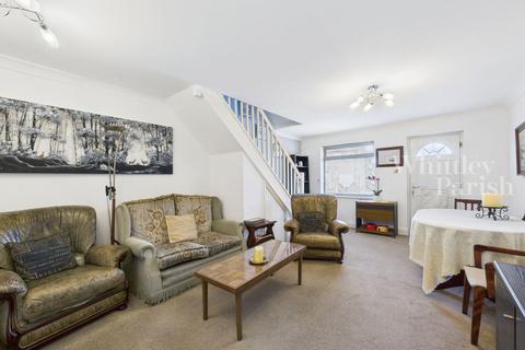 16 High View Drive, Attleborough, NR17 1EZ