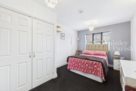 16 High View Drive, Attleborough, NR17 1EZ