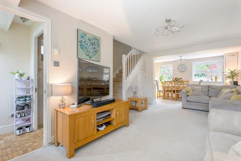 49 Earles Meadow, Horsham, RH12 4HR