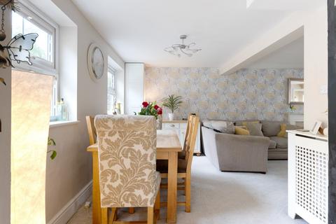 49 Earles Meadow, Horsham, RH12 4HR