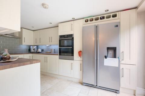 49 Earles Meadow, Horsham, RH12 4HR