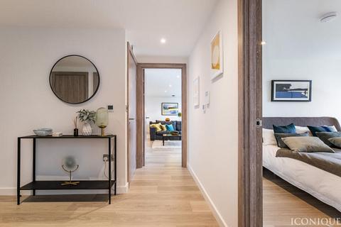 2 bedroom apartment for sale, Plough Road, London, SW11 2