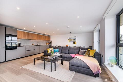 2 bedroom apartment for sale, Plough Road, London, SW11 2