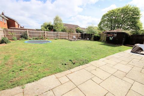 undefined, Alma Farm Road, Toddington, Dunstable