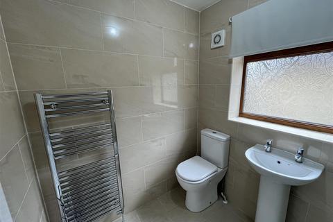 2 bedroom detached bungalow for sale, Elizabeth Avenue, Bradford BD12