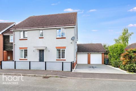 4 bedroom detached house for sale, Rustic Close, Braintree