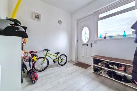 4 bedroom bungalow for sale, Gullane Close, Bill Quay, Gateshead, Tyne and Wear, NE10 0TQ