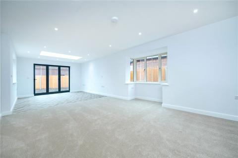 2 bedroom bungalow for sale, Flaxwell Fields, Lincoln Road, Ruskington, Sleaford, NG34