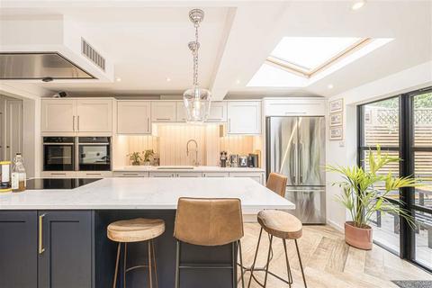 24 Windsor Road, Teddington, TW11 0SF