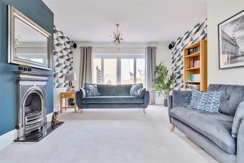 15 Britains Close, Sutton Benger, Chippenham, SN15 4TU