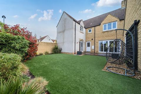 15 Britains Close, Sutton Benger, Chippenham, SN15 4TU