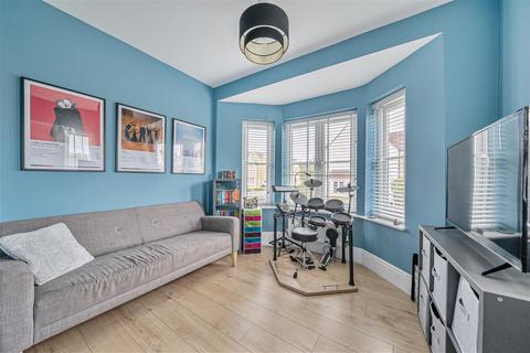 15 Britains Close, Sutton Benger, Chippenham, SN15 4TU