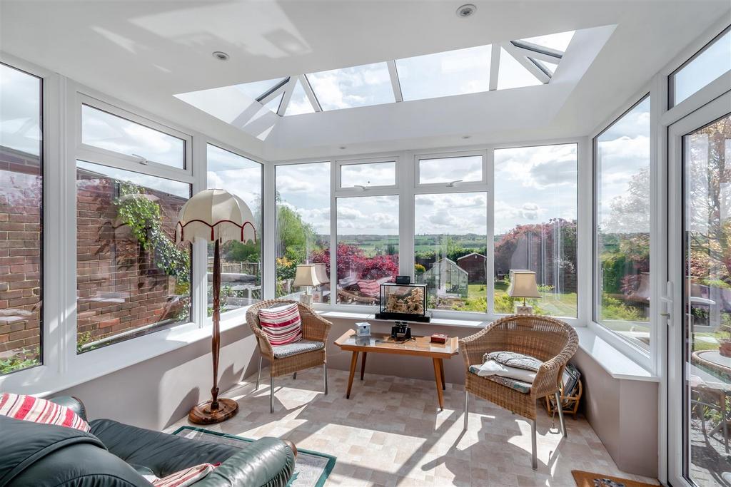 8644140-interior01.jpg