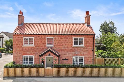 3 bedroom detached house for sale - Main Street, East Bridgford