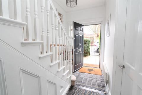 82 Gordon Road, Carshalton, SM5 3RE