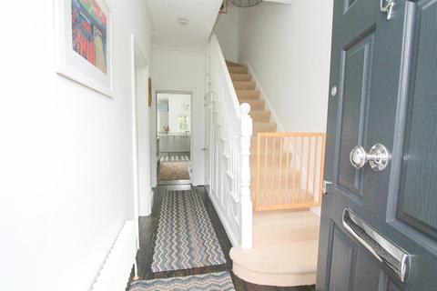 82 Gordon Road, Carshalton, SM5 3RE