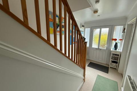 17 Cwrt Y Brenin, Ffosyffin, Aberaeron, SA46 0HU