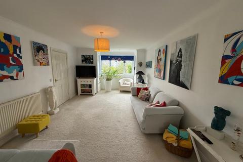 17 Cwrt Y Brenin, Ffosyffin, Aberaeron, SA46 0HU