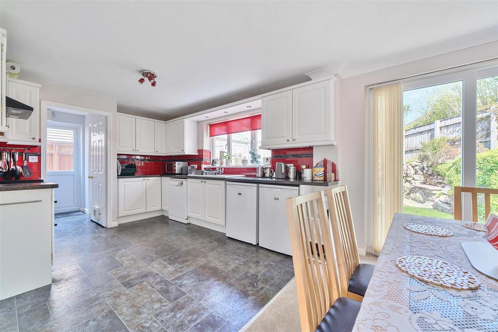 GW25 Kitchen.jpg